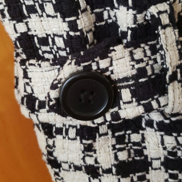 Coat - Picture 4 of 8